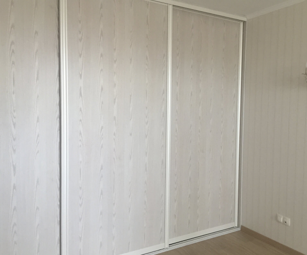 Выбираем шкафы-купе: советов по выбору + обзоры популярных моделей Выбираем шкафы-купе: советов по выбору + обзоры популярных моделей