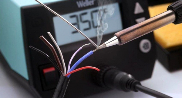 Паяльная станция с феном: полезный помощник для мастера Паяльная станция с феном: полезный помощник для мастера