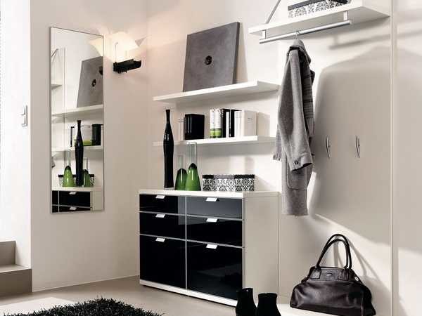 Выбираем настенную вешалку в прихожую Выбираем настенную вешалку в прихожую