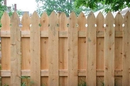 Варианты дизайна деревянного забора Варианты дизайна деревянного забора