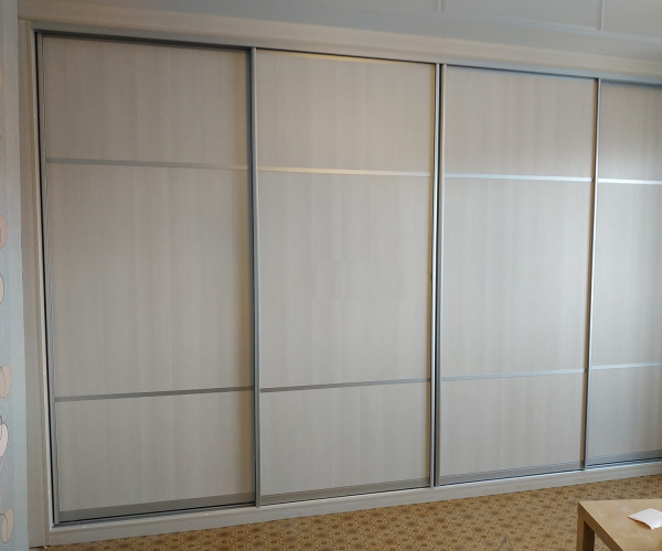 Выбираем шкафы-купе: советов по выбору + обзоры популярных моделей Выбираем шкафы-купе: советов по выбору + обзоры популярных моделей