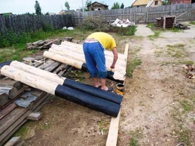 Забор частокол из бревен Забор частокол из бревен