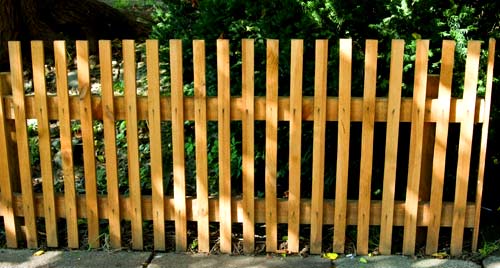 Строительство забора из реек Строительство забора из реек