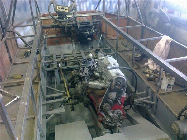 Гусеничный вездеход амфибия: чертежи, фото и описание изготовления Гусеничный вездеход амфибия: чертежи, фото и описание изготовления