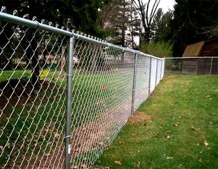 Заборы которые можно построить без заливки фундамента Заборы которые можно построить без заливки фундамента