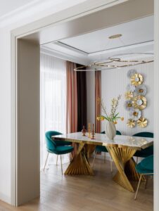 Чистая база с ярким декором Чистая база с ярким декором