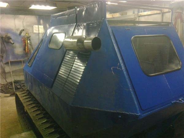 Гусеничный вездеход амфибия: чертежи, фото и описание изготовления Гусеничный вездеход амфибия: чертежи, фото и описание изготовления