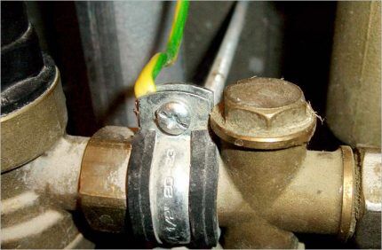 Заземление ванны в квартире: зачем и как правильно заземлять ванну Заземление ванны в квартире: зачем и как правильно заземлять ванну