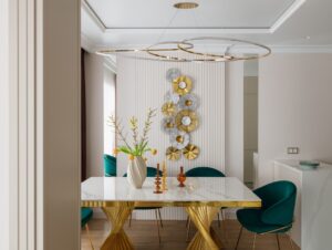 Чистая база с ярким декором Чистая база с ярким декором