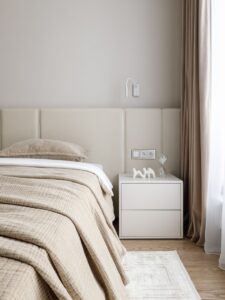 Чистая база с ярким декором Чистая база с ярким декором