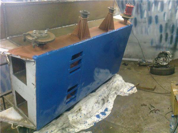 Гусеничный вездеход амфибия: чертежи, фото и описание изготовления Гусеничный вездеход амфибия: чертежи, фото и описание изготовления