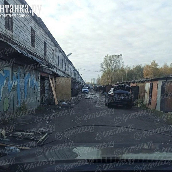 Лодка, мотоцикл, огурцы. В петербурге вскрыли сотню гаражей, попавших под стройку широтной магистрали Лодка, мотоцикл, огурцы. В петербурге вскрыли сотню гаражей, попавших под стройку широтной магистрали