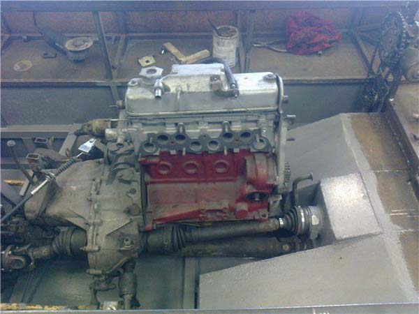 Гусеничный вездеход амфибия: чертежи, фото и описание изготовления Гусеничный вездеход амфибия: чертежи, фото и описание изготовления