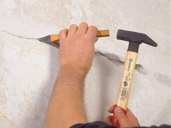 Почему трескается шпаклевка на стенах и как заделать трещины? Почему трескается шпаклевка на стенах и как заделать трещины?