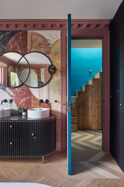 Цветной кирпич и причудливая мебель: неожиданный интерьер в лондоне Цветной кирпич и причудливая мебель: неожиданный интерьер в лондоне