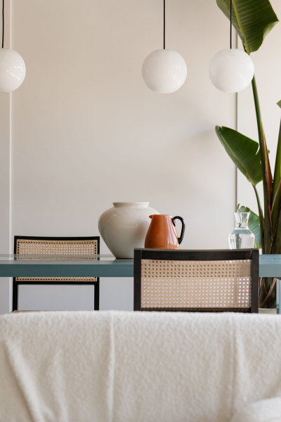 Эффектный современный дизайн мансардной квартиры с сауной в кракове