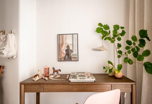 Интерьер, в котором настроение создают цветочные обои Интерьер, в котором настроение создают цветочные обои