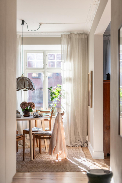 Интерьер, в котором настроение создают цветочные обои Интерьер, в котором настроение создают цветочные обои