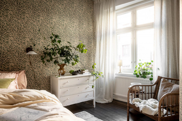 Интерьер, в котором настроение создают цветочные обои Интерьер, в котором настроение создают цветочные обои