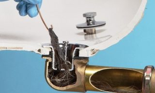 Что делать, если появился неприятный запах из труб(канализации) в ванной? Что делать, если появился неприятный запах из труб(канализации) в ванной?