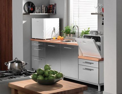 Настольные посудомоечные машины: обзор лучших моделей + правила выбора посудомоек Настольные посудомоечные машины: обзор лучших моделей + правила выбора посудомоек