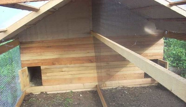 Как построить курятник на лето с выгулом Как построить курятник на лето с выгулом