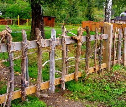 Заборы и изгороди из жердей Заборы и изгороди из жердей