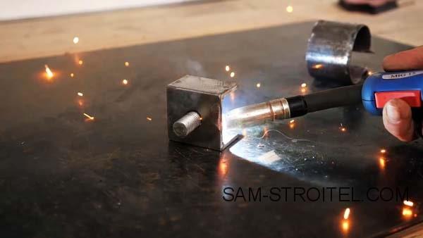 Простой сверлильный станок своими руками (39 фото изготовления) Простой сверлильный станок своими руками (39 фото изготовления)