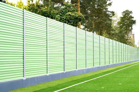 Устройство забора из сэндвич панелей