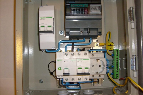 Замена электросчетчика в квартире и в частном доме: специфика производства замены счетного прибора Замена электросчетчика в квартире и в частном доме: специфика производства замены счетного прибора