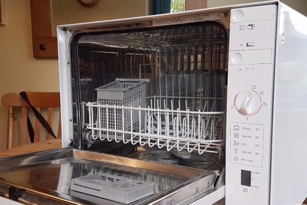 Настольные посудомоечные машины: обзор лучших моделей + правила выбора посудомоек Настольные посудомоечные машины: обзор лучших моделей + правила выбора посудомоек