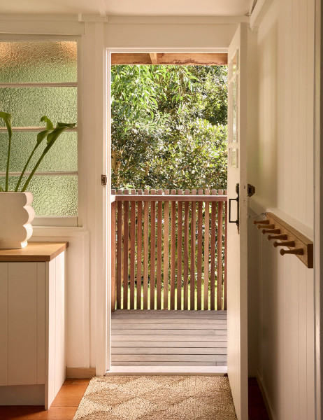 Через сложные обстоятельства к дому мечты: коттедж семьи дизайнера на побережье в австралии Через сложные обстоятельства к дому мечты: коттедж семьи дизайнера на побережье в австралии