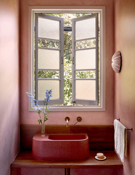 Через сложные обстоятельства к дому мечты: коттедж семьи дизайнера на побережье в австралии Через сложные обстоятельства к дому мечты: коттедж семьи дизайнера на побережье в австралии