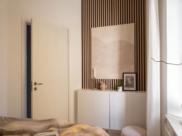 Чёрные стены, белый пол: интерьер на контрастах в гетеборге (65 кв. М) Чёрные стены, белый пол: интерьер на контрастах в гетеборге (65 кв. М)