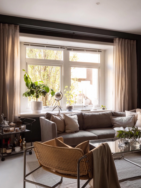 Чёрные стены, белый пол: интерьер на контрастах в гетеборге (65 кв. М) Чёрные стены, белый пол: интерьер на контрастах в гетеборге (65 кв. М)