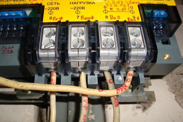 Замена электросчетчика в квартире и в частном доме: специфика производства замены счетного прибора Замена электросчетчика в квартире и в частном доме: специфика производства замены счетного прибора