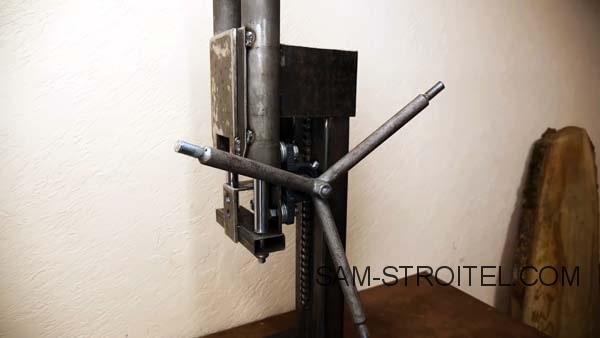 Простой сверлильный станок своими руками (39 фото изготовления) Простой сверлильный станок своими руками (39 фото изготовления)