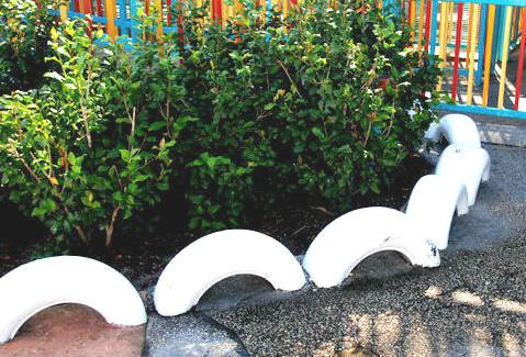 Строительство забора из шин Строительство забора из шин