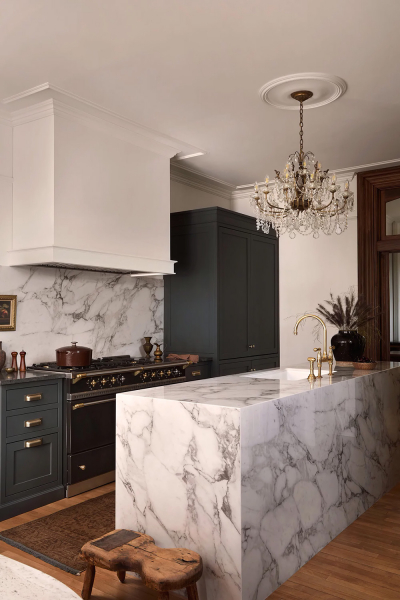 Элегантная загородная жизнь в обновлённом историческом доме в монреале