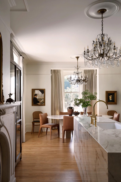 Элегантная загородная жизнь в обновлённом историческом доме в монреале