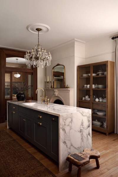 Элегантная загородная жизнь в обновлённом историческом доме в монреале