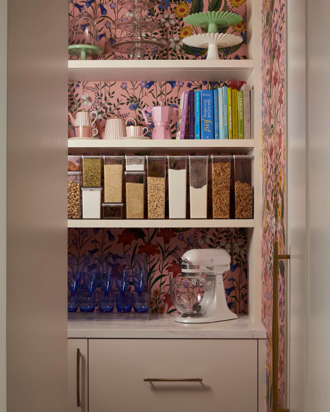 Элегантный, но также и экстравагантный интерьер современного дома в торонто