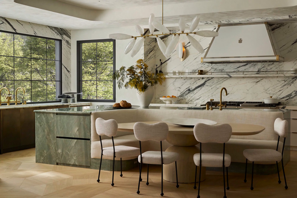 Элегантный, но также и экстравагантный интерьер современного дома в торонто