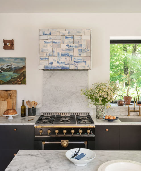 Игривые интерьеры современной дачи семьи дизайнера в штате нью-йорк Игривые интерьеры современной дачи семьи дизайнера в штате нью-йорк