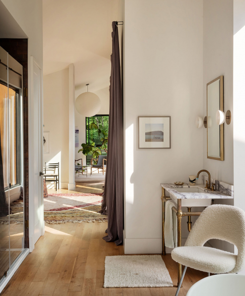 Игривые интерьеры современной дачи семьи дизайнера в штате нью-йорк Игривые интерьеры современной дачи семьи дизайнера в штате нью-йорк