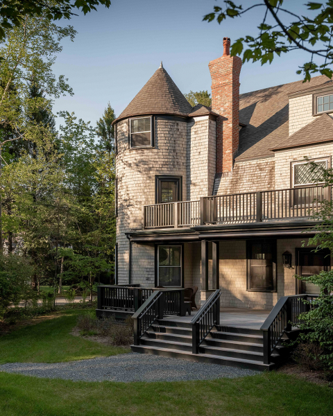 Красивое обновление старинной дачи в штате мэн