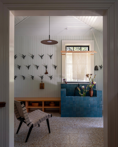 Красивое обновление старинной дачи в штате мэн