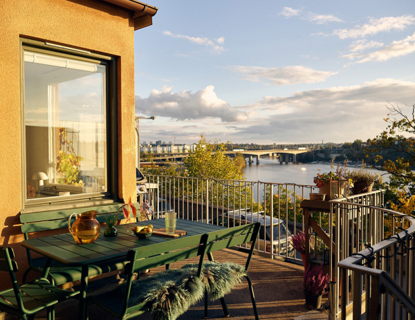 Необычная двухэтажная квартира в стокгольме с видовой террасой Необычная двухэтажная квартира в стокгольме с видовой террасой