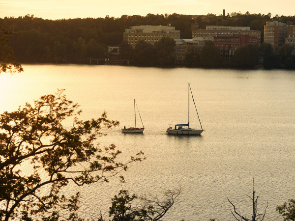 Необычная двухэтажная квартира в стокгольме с видовой террасой Необычная двухэтажная квартира в стокгольме с видовой террасой