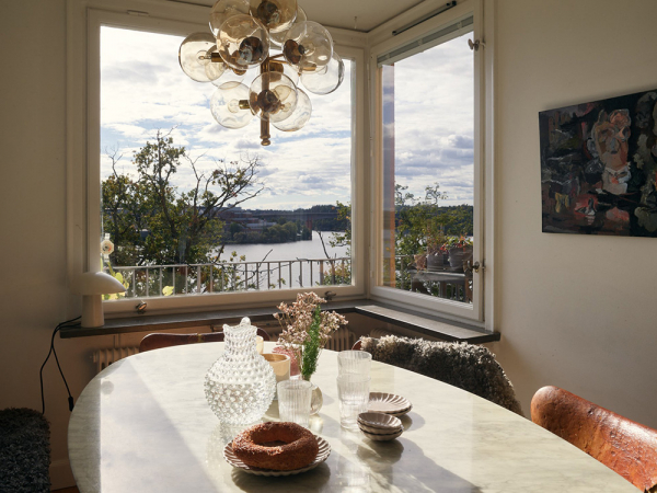 Необычная двухэтажная квартира в стокгольме с видовой террасой Необычная двухэтажная квартира в стокгольме с видовой террасой